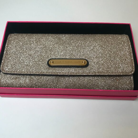 Juicy Couture Convertible Purse/Clutch/Wallet New With Tags - Picture 2 of 10